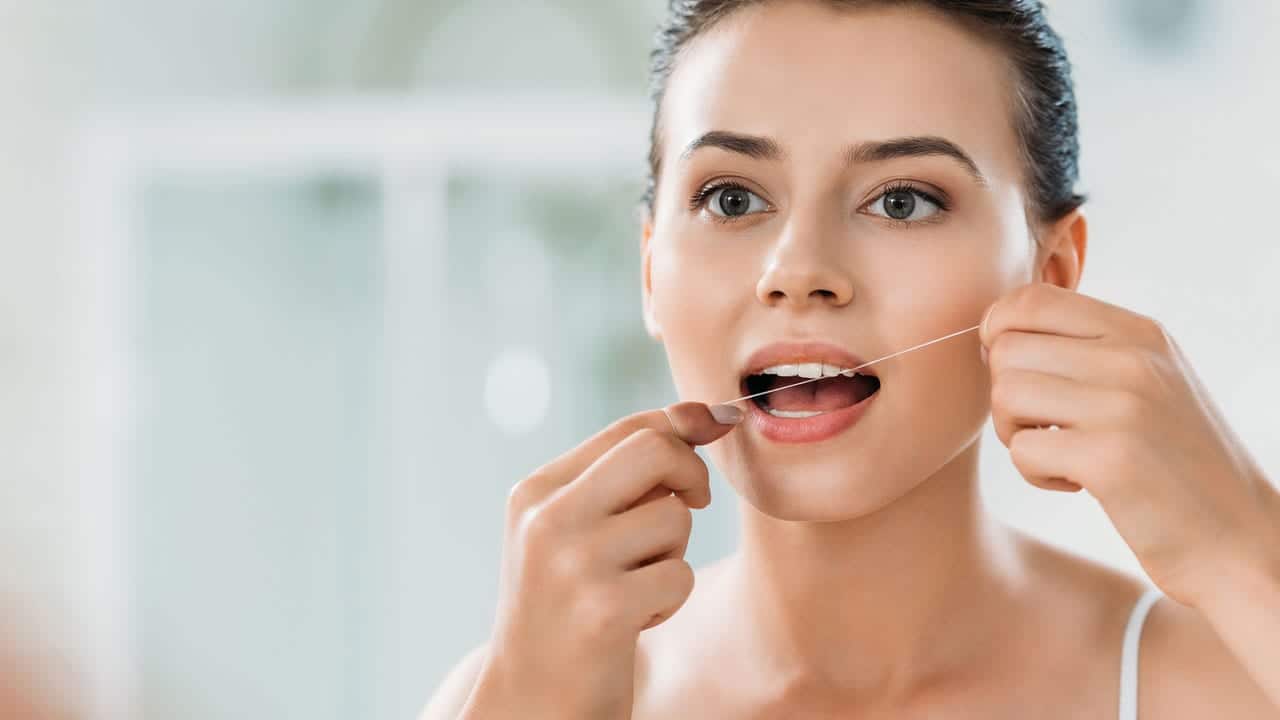 The Link Between Poor Flossing and Gum Disease Beckenham